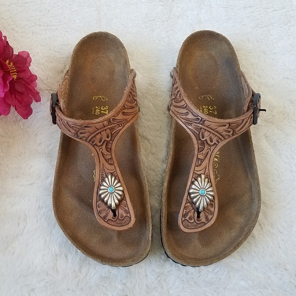 Birkenstock Unique Tooled Thong Gizeh Sandals - Picture 2 of 9